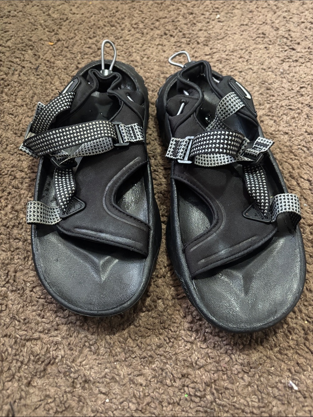 Nike Womens Black and Gray Adjustable Strap Sandals